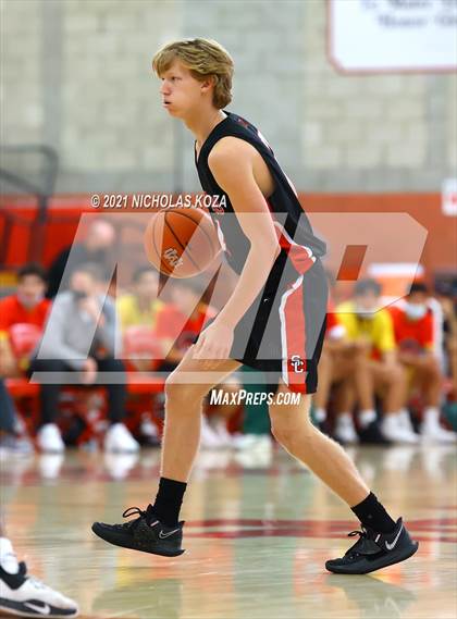 Thumbnail 2 in Damien vs. San Clemente (Mater Dei Extravaganza) photogallery.