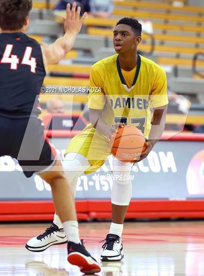 Thumbnail 2 in Damien vs. San Clemente (Mater Dei Extravaganza) photogallery.