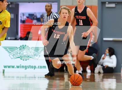 Thumbnail 1 in Damien vs. San Clemente (Mater Dei Extravaganza) photogallery.