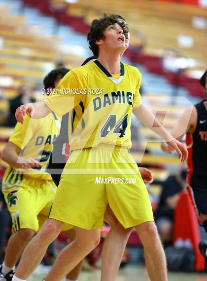 Thumbnail 2 in Damien vs. San Clemente (Mater Dei Extravaganza) photogallery.