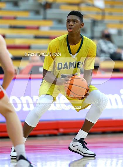 Thumbnail 1 in Damien vs. San Clemente (Mater Dei Extravaganza) photogallery.