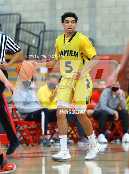 Thumbnail 3 in Damien vs. San Clemente (Mater Dei Extravaganza) photogallery.