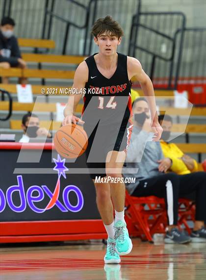 Thumbnail 2 in Damien vs. San Clemente (Mater Dei Extravaganza) photogallery.