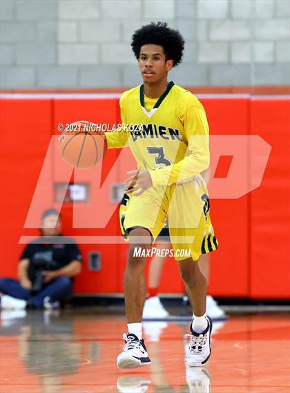 Thumbnail 2 in Damien vs. San Clemente (Mater Dei Extravaganza) photogallery.