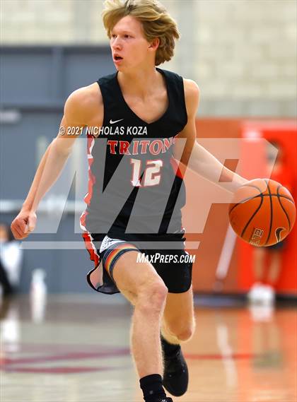 Thumbnail 2 in Damien vs. San Clemente (Mater Dei Extravaganza) photogallery.
