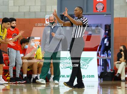 Thumbnail 1 in Damien vs. San Clemente (Mater Dei Extravaganza) photogallery.