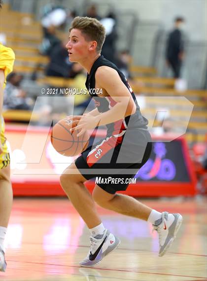 Thumbnail 2 in Damien vs. San Clemente (Mater Dei Extravaganza) photogallery.