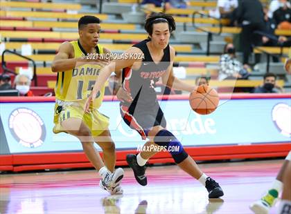 Thumbnail 2 in Damien vs. San Clemente (Mater Dei Extravaganza) photogallery.