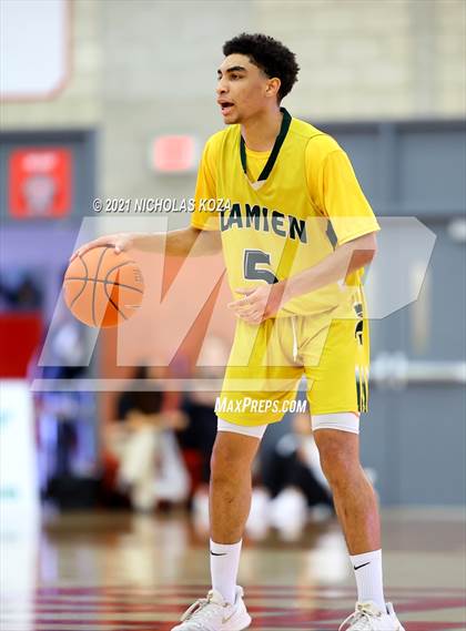 Thumbnail 2 in Damien vs. San Clemente (Mater Dei Extravaganza) photogallery.
