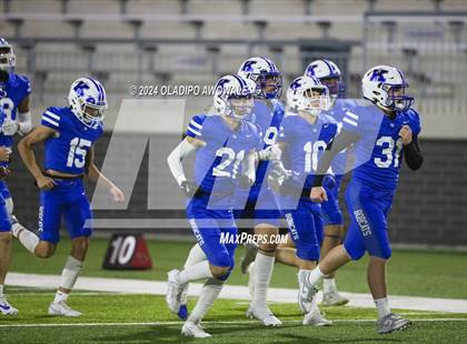 Thumbnail 2 in Carthage @ Krum (UIL Football 4A D2 Region 2 Area Playoff) photogallery.