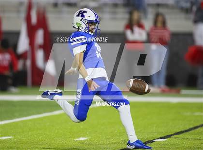 Thumbnail 2 in Carthage @ Krum (UIL Football 4A D2 Region 2 Area Playoff) photogallery.