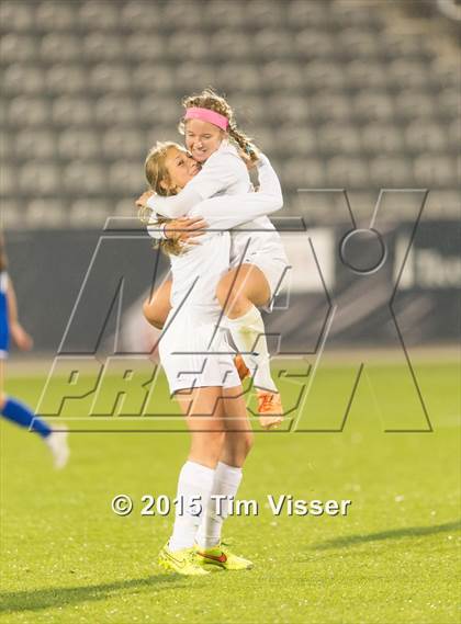 Thumbnail 1 in Broomfield vs. Grandview (CHSAA 5A Final) photogallery.