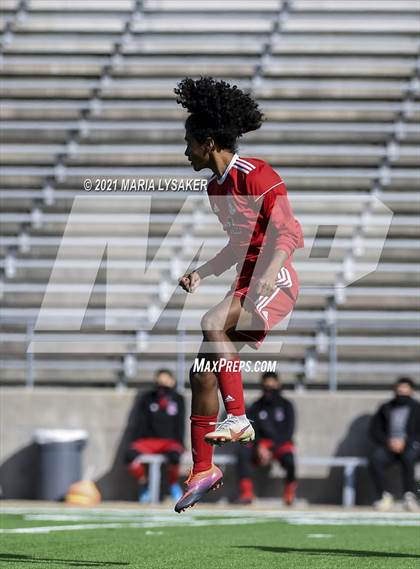 Thumbnail 3 in Langham Creek vs. MacArthur (CFISD Soccer Showcase) photogallery.