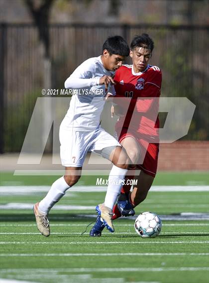 Thumbnail 3 in Langham Creek vs. MacArthur (CFISD Soccer Showcase) photogallery.