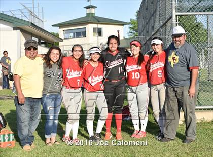 Thumbnail 3 in Lee [Robert E.] vs Churchill (NEISD Softball Complex) photogallery.