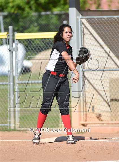 Thumbnail 3 in Lee [Robert E.] vs Churchill (NEISD Softball Complex) photogallery.