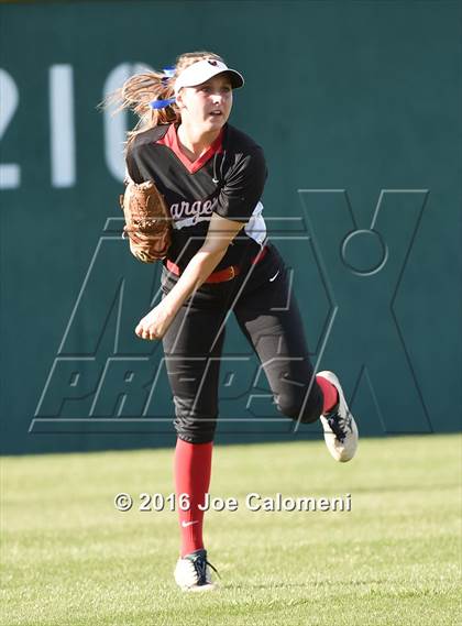 Thumbnail 1 in Lee [Robert E.] vs Churchill (NEISD Softball Complex) photogallery.
