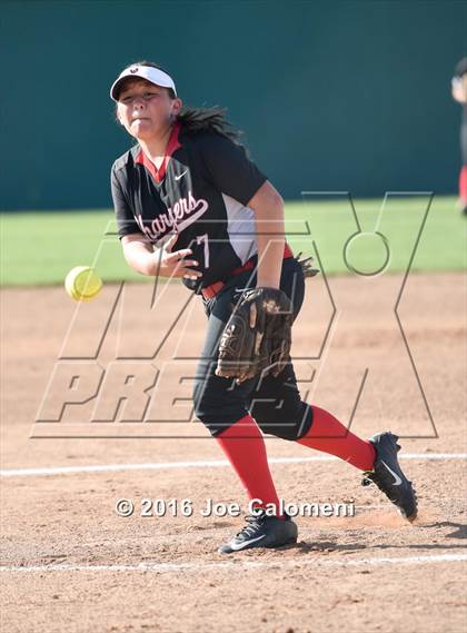 Thumbnail 1 in Lee [Robert E.] vs Churchill (NEISD Softball Complex) photogallery.