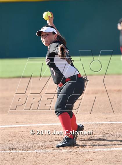 Thumbnail 3 in Lee [Robert E.] vs Churchill (NEISD Softball Complex) photogallery.