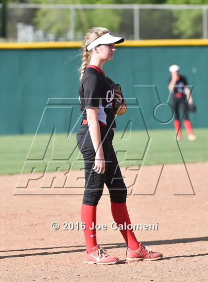 Thumbnail 3 in Lee [Robert E.] vs Churchill (NEISD Softball Complex) photogallery.