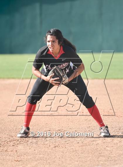 Thumbnail 3 in Lee [Robert E.] vs Churchill (NEISD Softball Complex) photogallery.