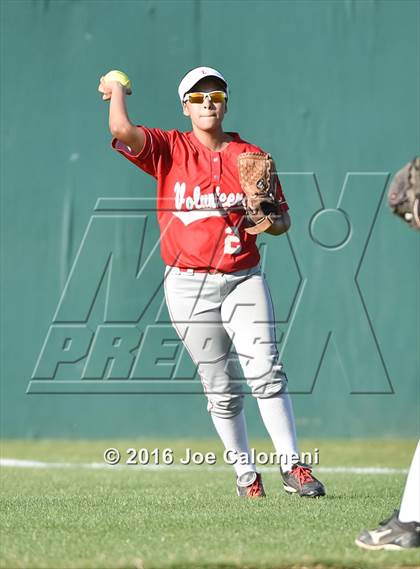 Thumbnail 1 in Lee [Robert E.] vs Churchill (NEISD Softball Complex) photogallery.