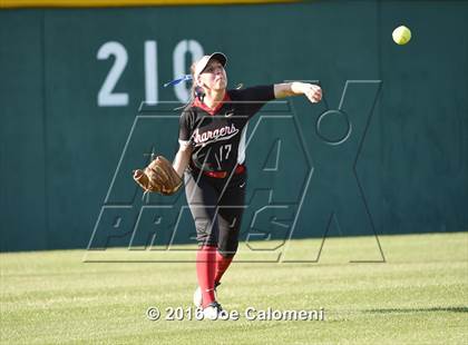 Thumbnail 2 in Lee [Robert E.] vs Churchill (NEISD Softball Complex) photogallery.