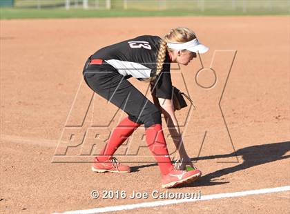 Thumbnail 3 in Lee [Robert E.] vs Churchill (NEISD Softball Complex) photogallery.