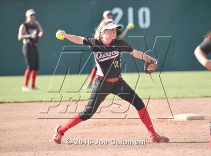 Thumbnail 3 in Lee [Robert E.] vs Churchill (NEISD Softball Complex) photogallery.
