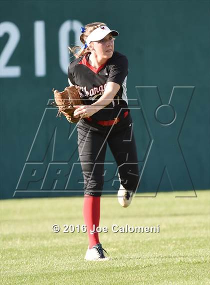 Thumbnail 3 in Lee [Robert E.] vs Churchill (NEISD Softball Complex) photogallery.