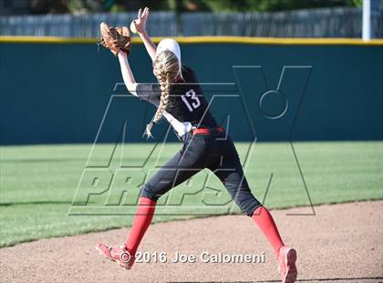 Thumbnail 3 in Lee [Robert E.] vs Churchill (NEISD Softball Complex) photogallery.