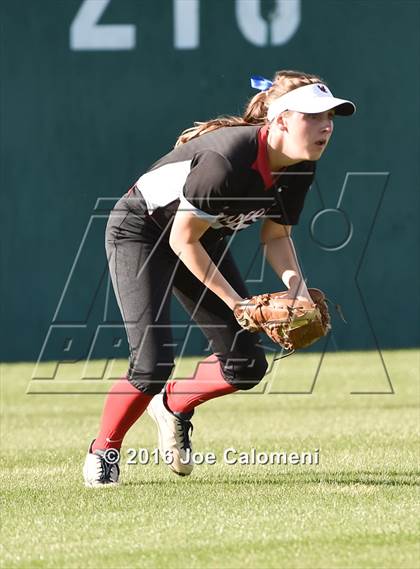 Thumbnail 1 in Lee [Robert E.] vs Churchill (NEISD Softball Complex) photogallery.