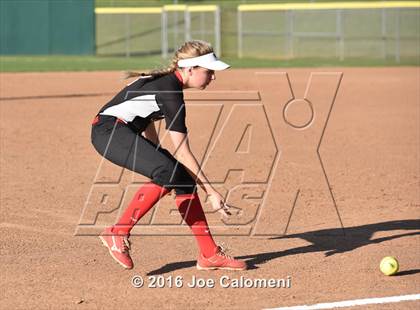 Thumbnail 2 in Lee [Robert E.] vs Churchill (NEISD Softball Complex) photogallery.