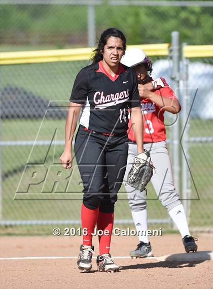 Thumbnail 2 in Lee [Robert E.] vs Churchill (NEISD Softball Complex) photogallery.