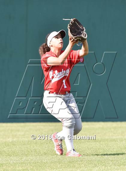 Thumbnail 1 in Lee [Robert E.] vs Churchill (NEISD Softball Complex) photogallery.