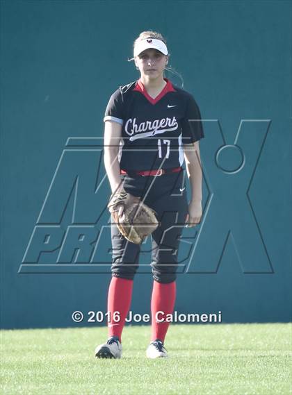 Thumbnail 2 in Lee [Robert E.] vs Churchill (NEISD Softball Complex) photogallery.