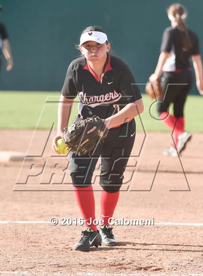 Thumbnail 2 in Lee [Robert E.] vs Churchill (NEISD Softball Complex) photogallery.