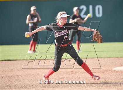 Thumbnail 2 in Lee [Robert E.] vs Churchill (NEISD Softball Complex) photogallery.