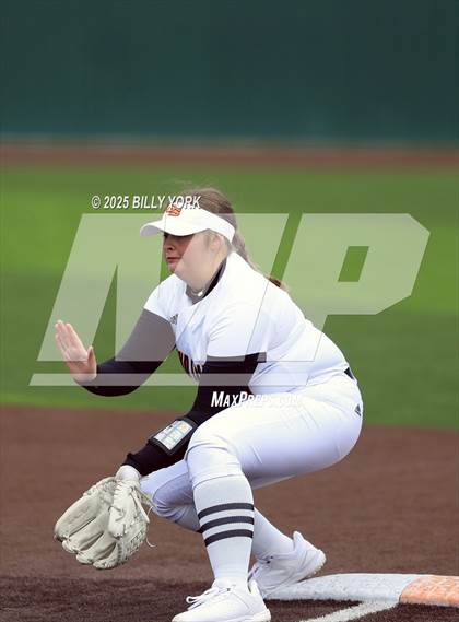 Thumbnail 1 in Grand Saline vs Duncanville photogallery.