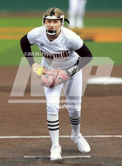 Thumbnail 3 in Grand Saline vs Duncanville photogallery.