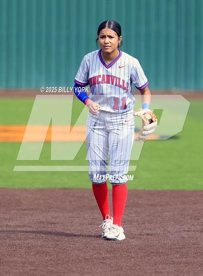 Thumbnail 2 in Grand Saline vs Duncanville photogallery.
