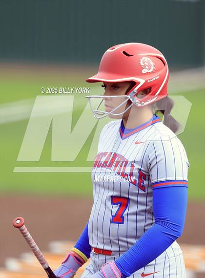 Thumbnail 1 in Grand Saline vs Duncanville photogallery.