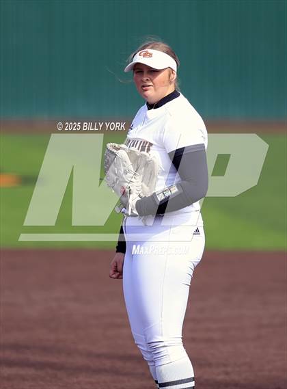 Thumbnail 2 in Grand Saline vs Duncanville photogallery.
