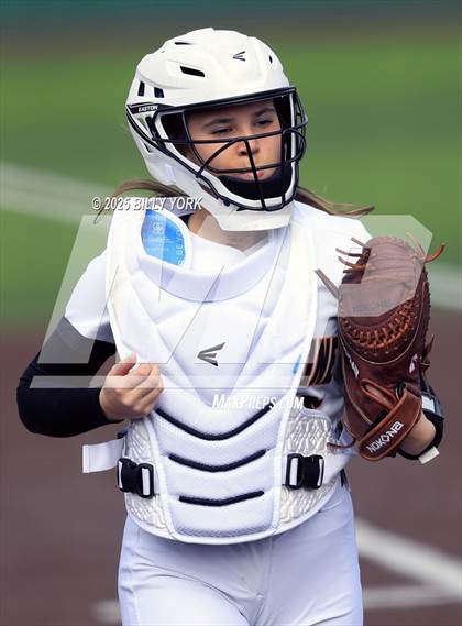 Thumbnail 3 in Grand Saline vs Duncanville photogallery.