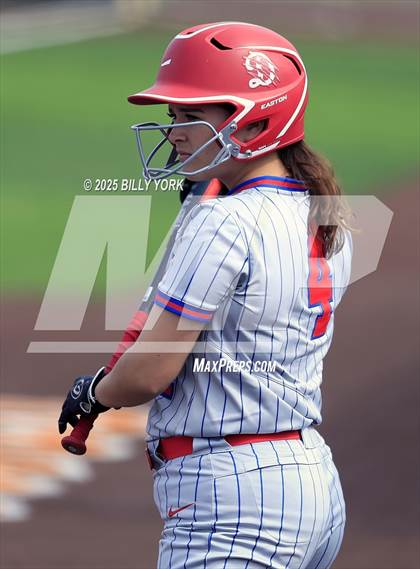 Thumbnail 2 in Grand Saline vs Duncanville photogallery.