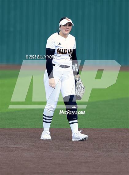 Thumbnail 1 in Grand Saline vs Duncanville photogallery.