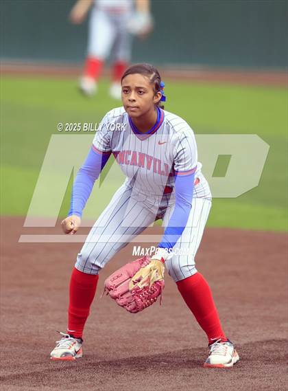 Thumbnail 2 in Grand Saline vs Duncanville photogallery.