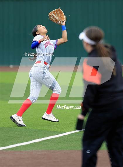 Thumbnail 2 in Grand Saline vs Duncanville photogallery.