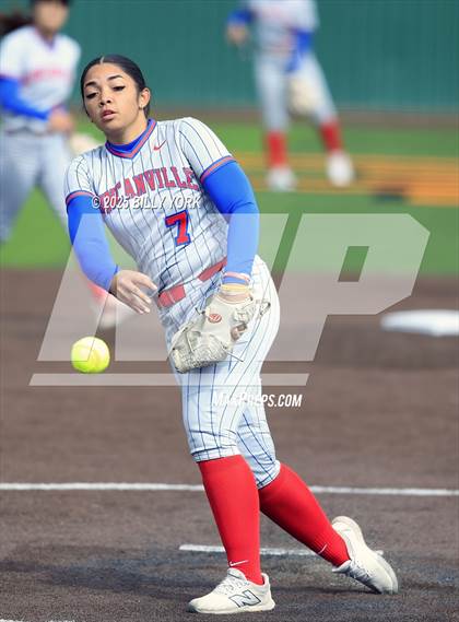 Thumbnail 2 in Grand Saline vs Duncanville photogallery.