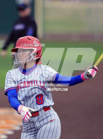 Thumbnail 3 in Grand Saline vs Duncanville photogallery.